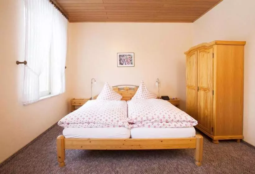 Retkeilymaja Gasthaus Zur Linde