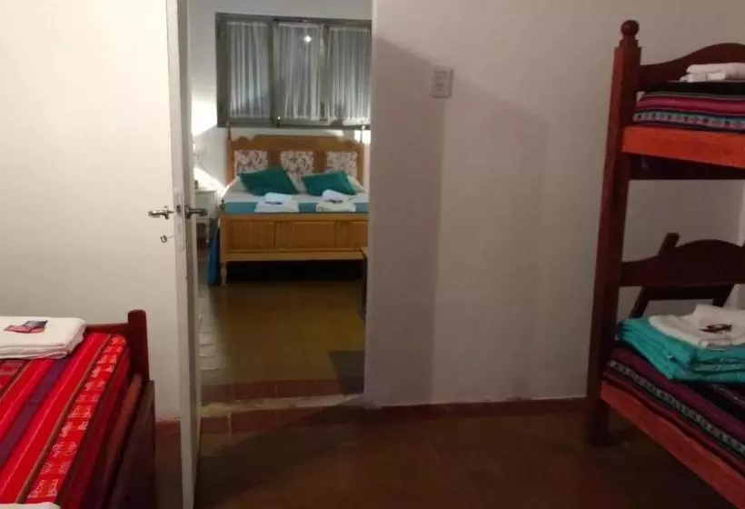 Retkeilymaja Posada De Las Huellas