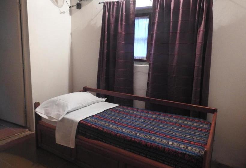 Hostel Posada De Las Huellas