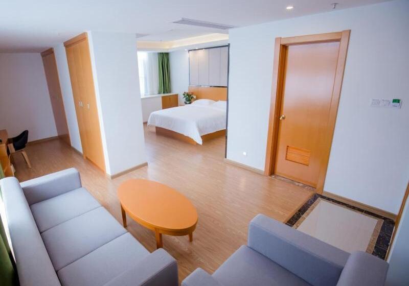 Отель Vatica Hefei Feixi County Southwest Bus Station