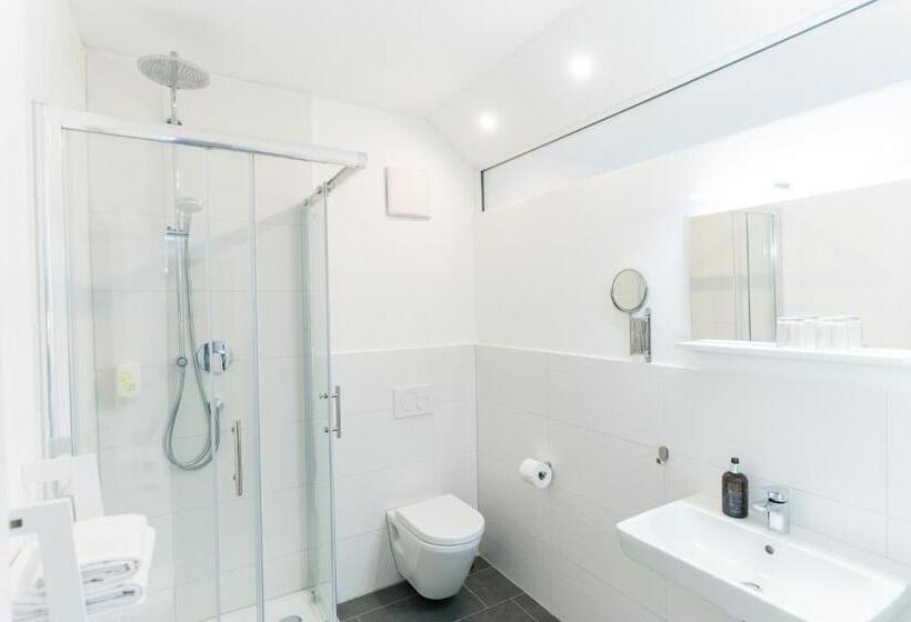 Отель Zur Sonne