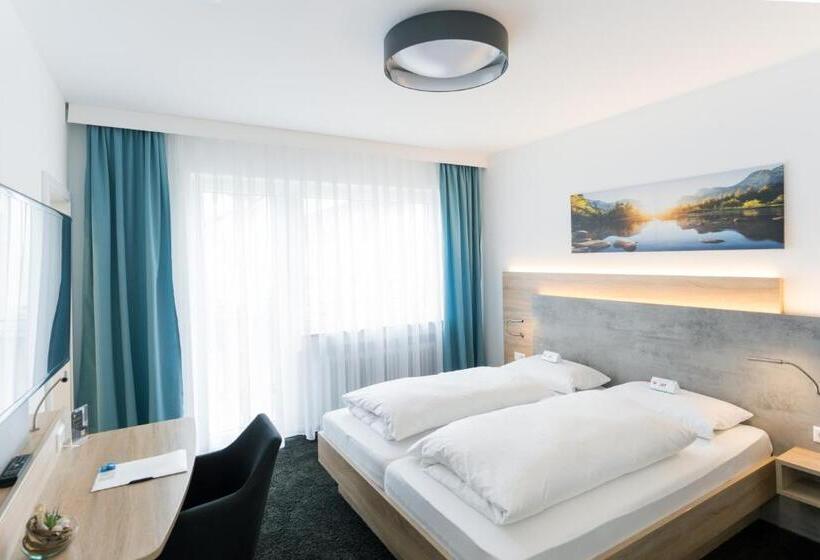 Отель Zur Sonne