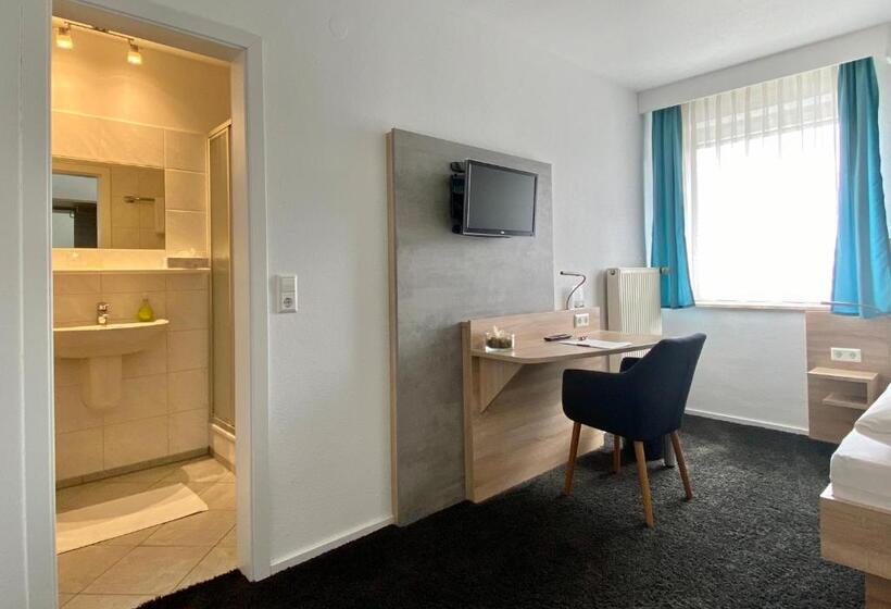 Отель Zur Sonne