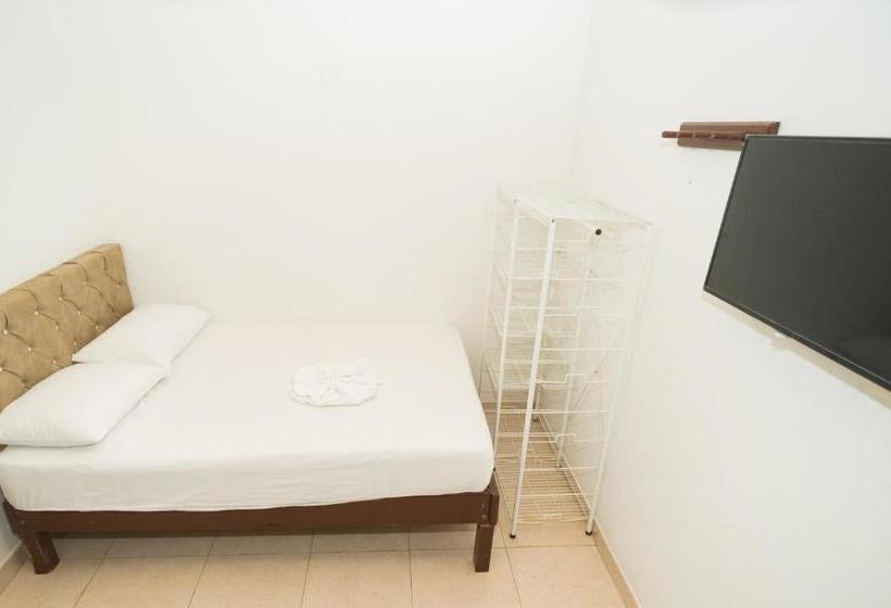 Pension (Hôtel basse catégorie) Clau