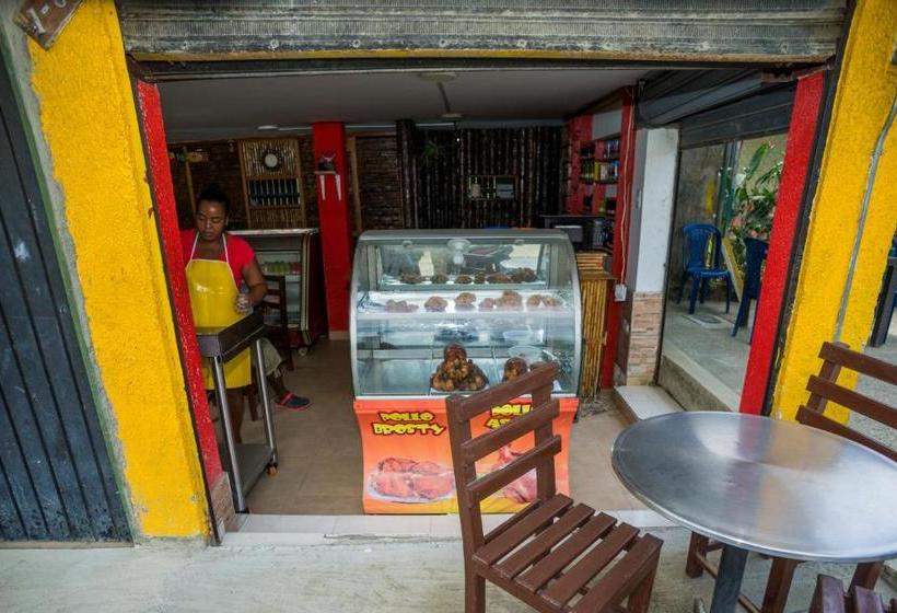 Pension (Hôtel basse catégorie) Clau