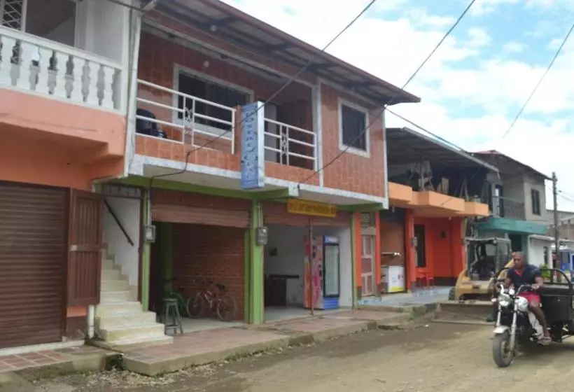 ペンション Clau