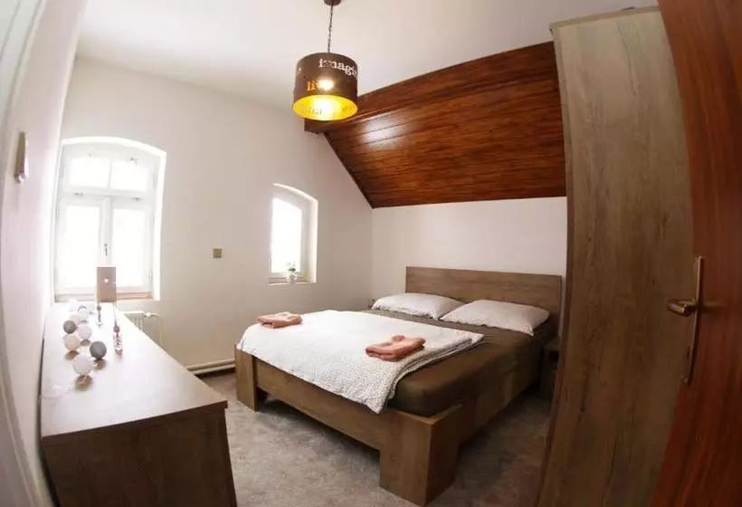 Majatalo Penzion V Horách