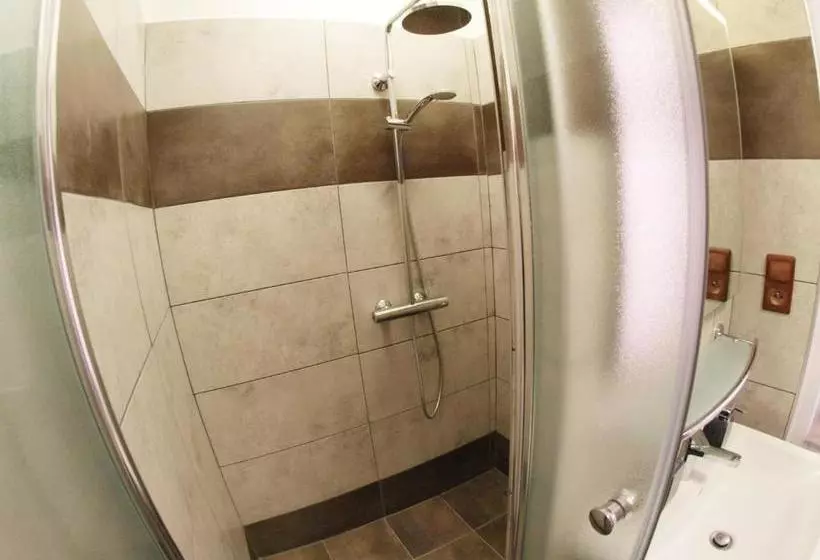 Majatalo Penzion V Horách