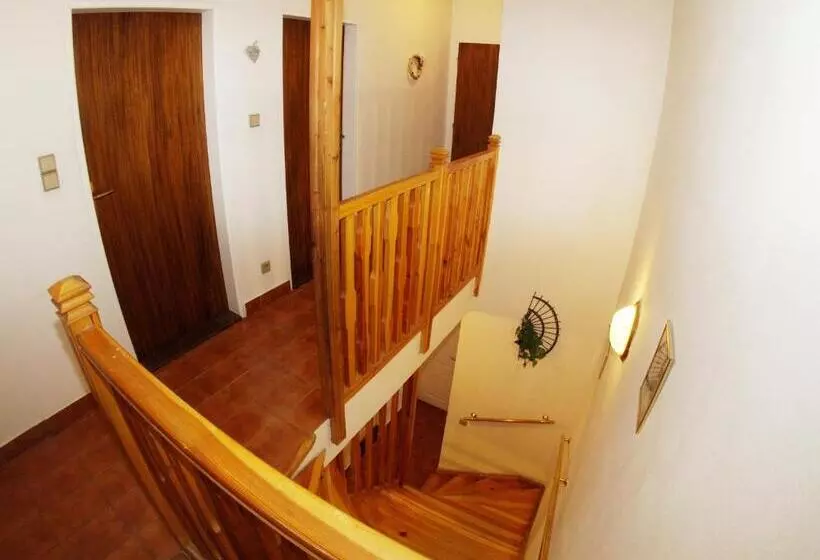 Majatalo Penzion V Horách