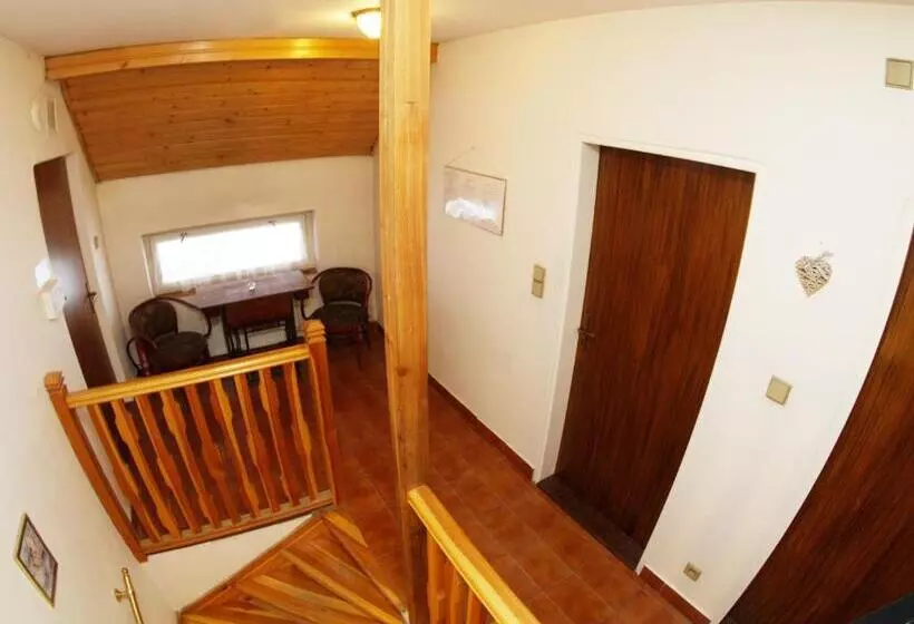 Majatalo Penzion V Horách