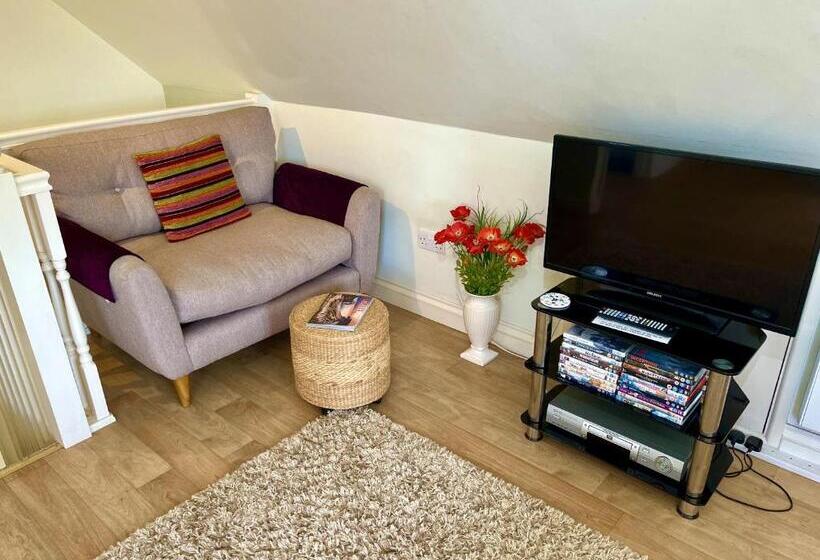 민박 Priors Oak A Cosy Studio With Countryside Views In Dorset