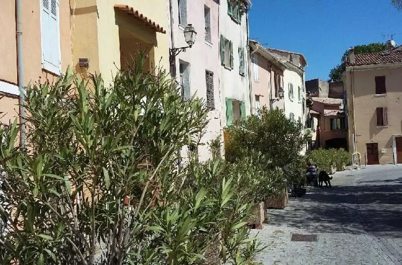 ベッドアンドブレックファースト Le Tournebride