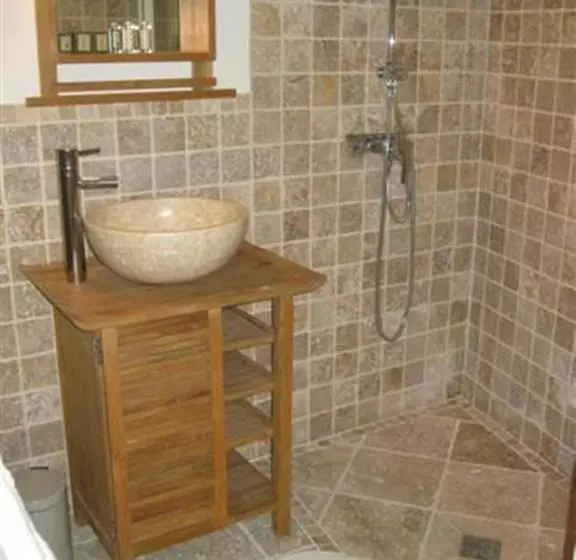 ベッドアンドブレックファースト Le Tournebride