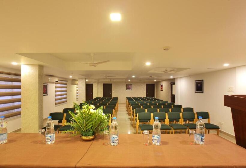 בית מלון כפרי Park Residency