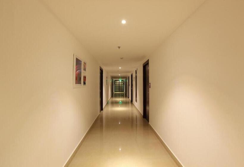 בית מלון כפרי Park Residency