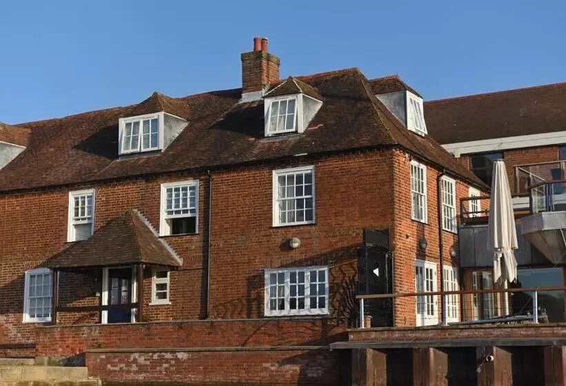 Hotelli Royal Southern Yacht Club