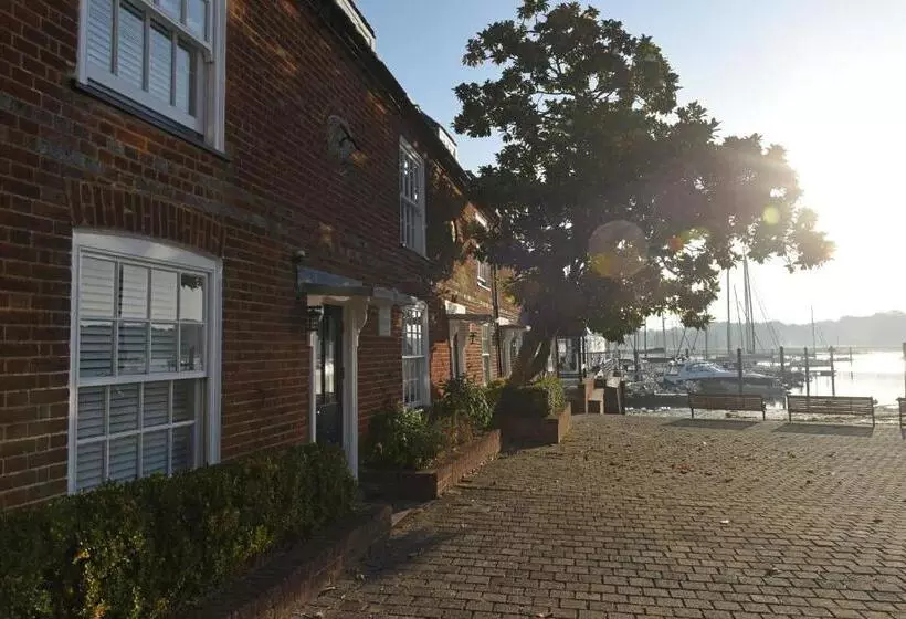 Hotelli Royal Southern Yacht Club