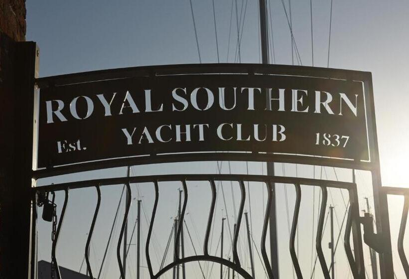호텔 Royal Southern Yacht Club