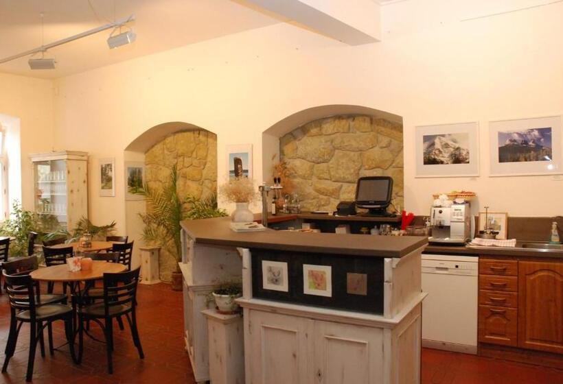 בית מלון כפרי U Růže