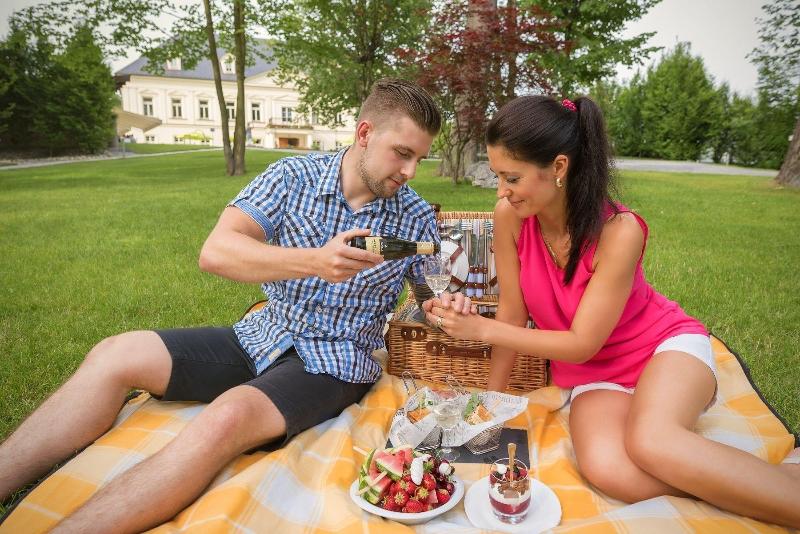 Отель Zámeček Petrovice