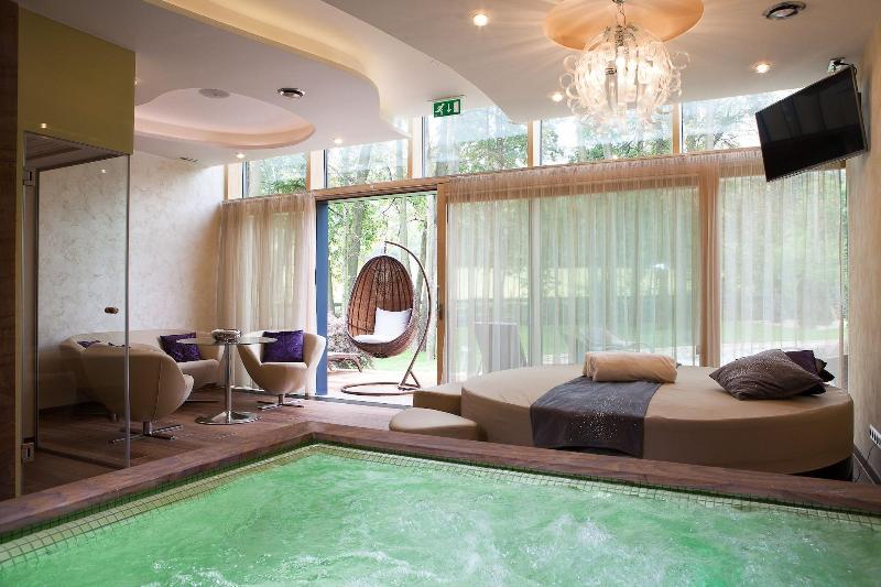 Отель Zámeček Petrovice