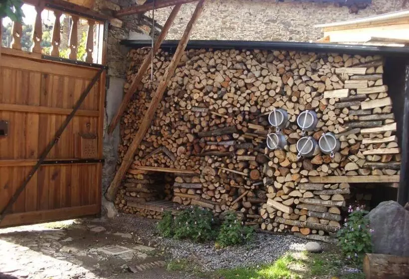 Majatalo Hostal D éller