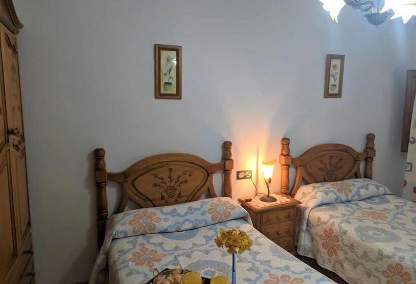 پانسیون Hostal Moraima