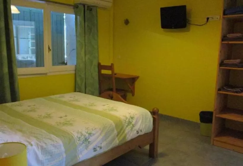 Majatalo Lou Quinsou