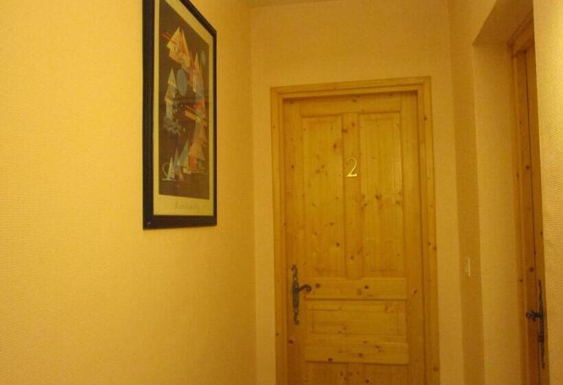 פנסיון Lou Quinsou