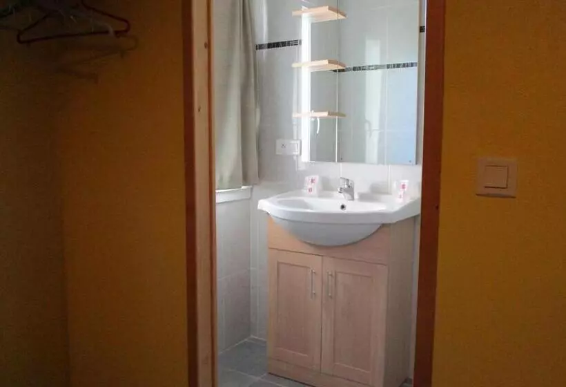 Majatalo Lou Quinsou