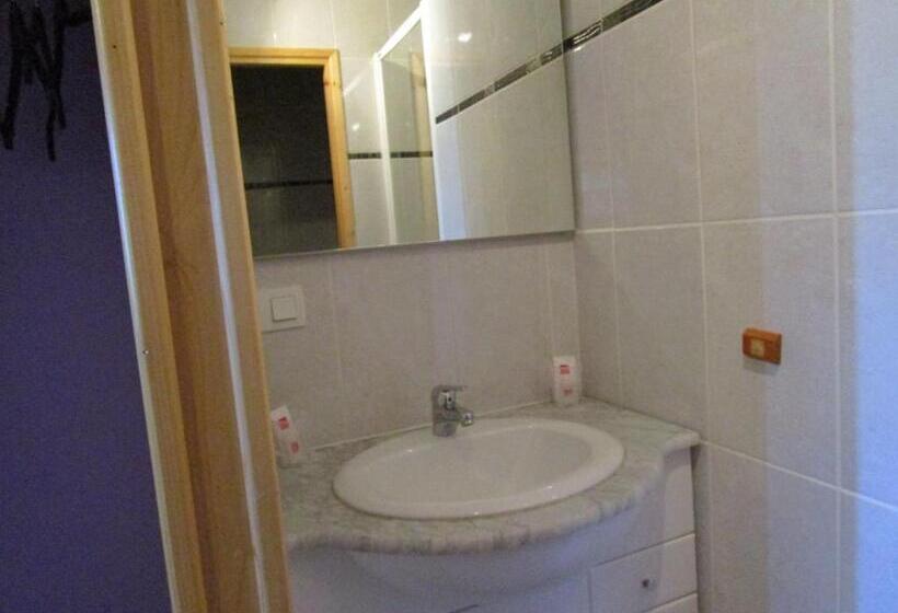 פנסיון Lou Quinsou