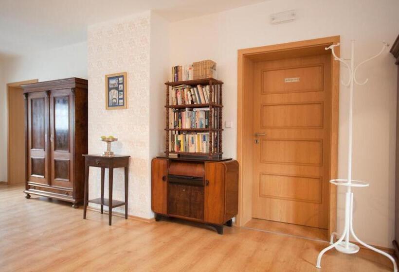 Majatalo Penzion Pod Hůrkou