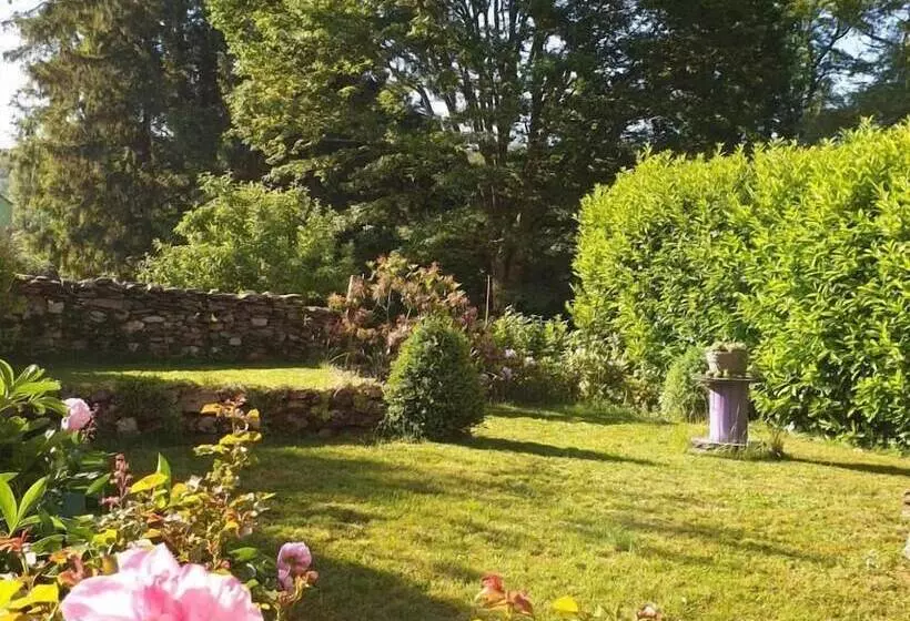 Aamiaismajoitus (B&B) Les Tables Aux Vaches Raviège