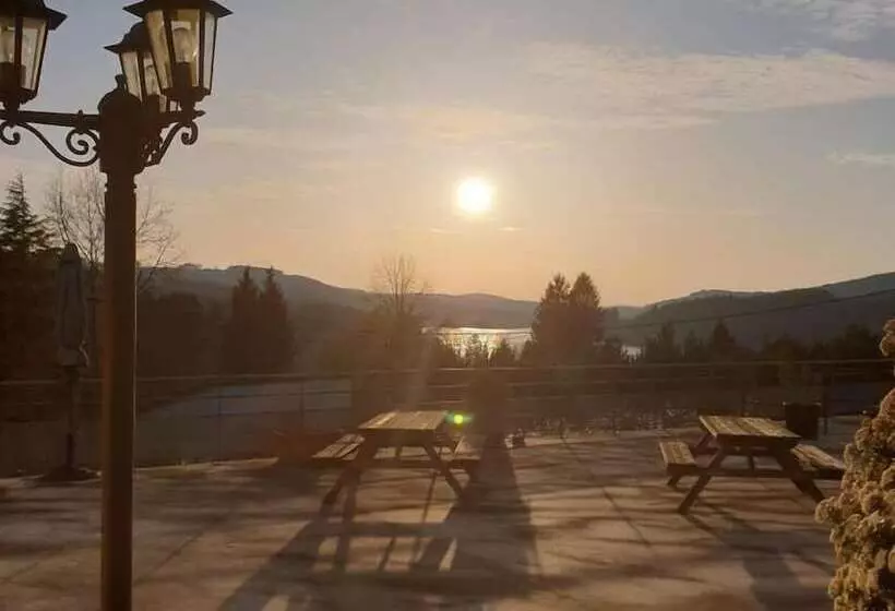 Aamiaismajoitus (B&B) Les Tables Aux Vaches Raviège