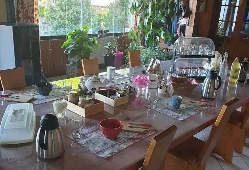 Aamiaismajoitus (B&B) Les Tables Aux Vaches Raviège