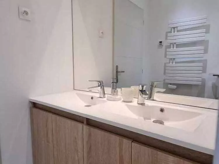 Aamiaismajoitus (B&B) Les Tables Aux Vaches Raviège