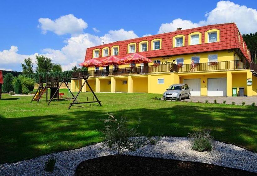 פנסיון Penzion Kamejk