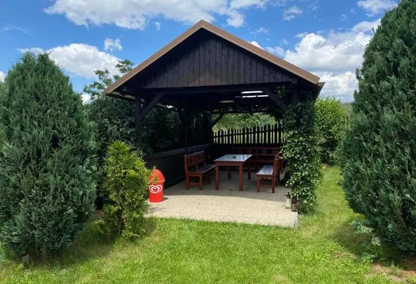 Majatalo Penzion Kamejk