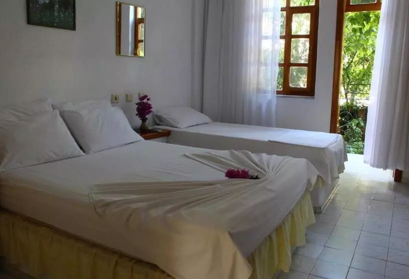 Rose Pension