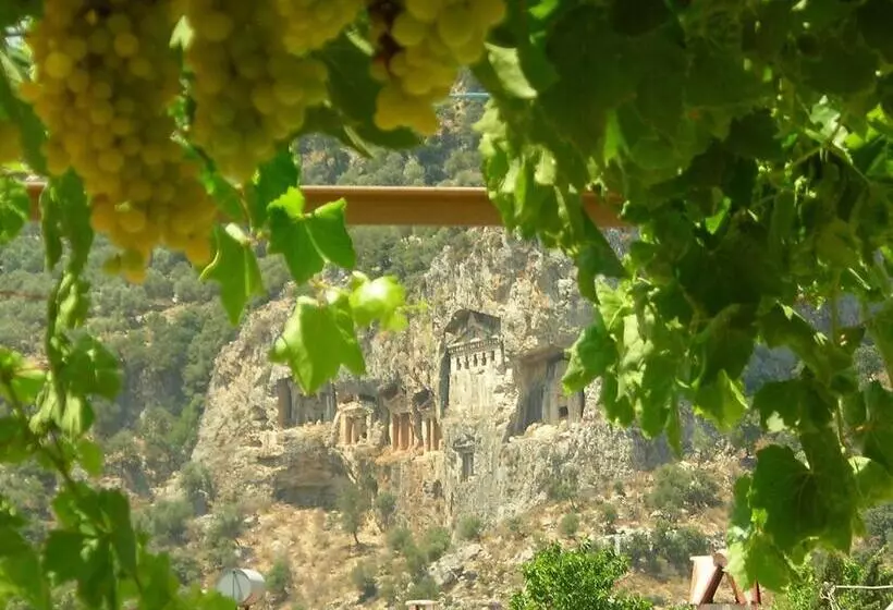 Rose Pension