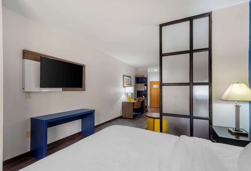 فندق Comfort Suites