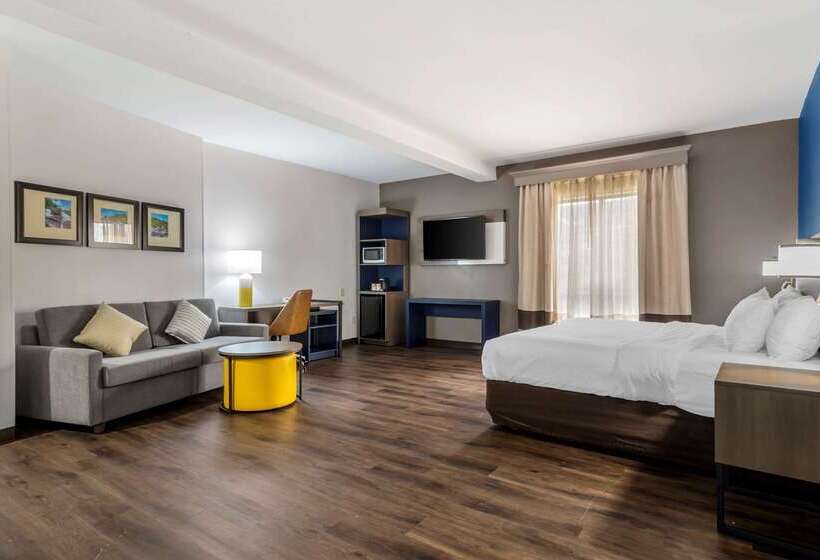 فندق Comfort Suites