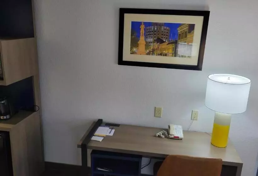 ホテル Comfort Suites