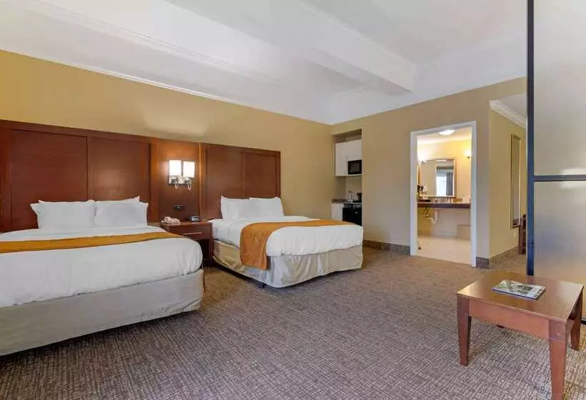 Hotel Comfort Suites Savannah North