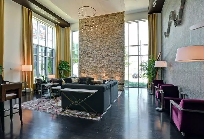 Doubletree By Hilton Hotel Baton Rouge