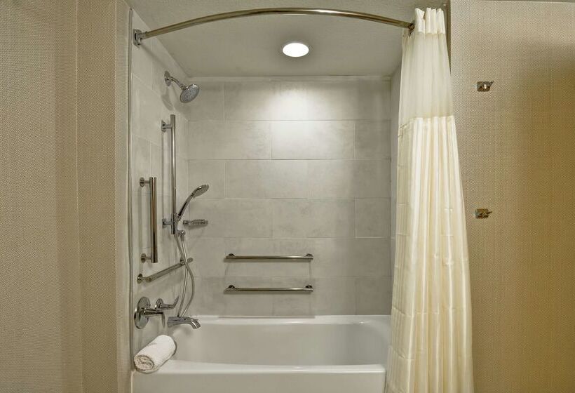 Doubletree By Hilton Hotel Baton Rouge