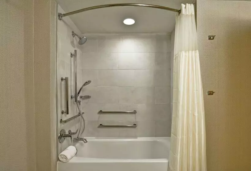 Doubletree By Hilton Hotel Baton Rouge