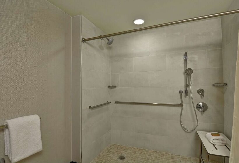 Doubletree By Hilton Hotel Baton Rouge