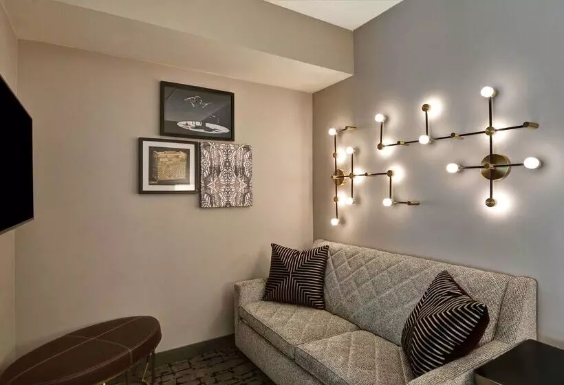 Doubletree By Hilton Hotel Baton Rouge