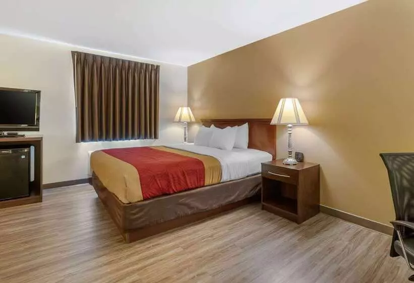 هتل Econo Lodge Inn & Suites Fairgrounds